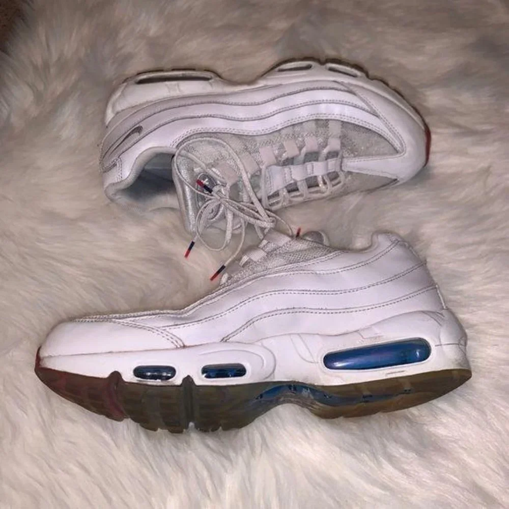 Nike Air Max 95 White Glacier Blue Y2K Retro Athletic Leather Sneakers size 9